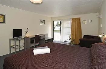 Avero Motel 5*