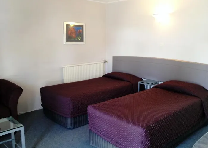 Avero Motel 5*