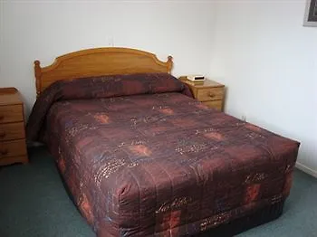 Avero Motel 5*